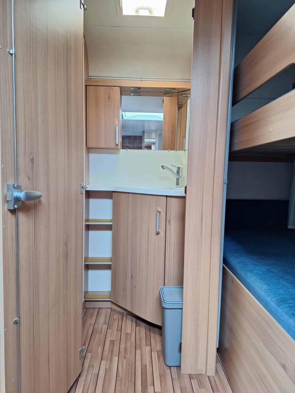 Caravan knous sudwind 550 QK te koop