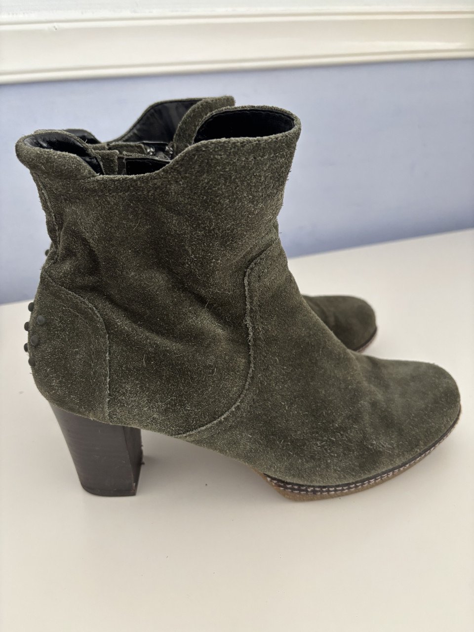 Suede enkellaarsjes Gabor