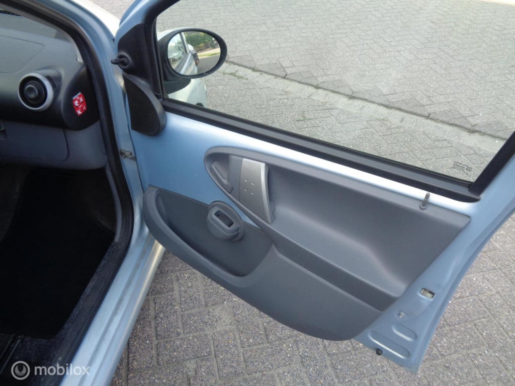 Toyota Aygo 1.0-12v + stuurbekr.lm velgen nieuwe apk mee neemprijs