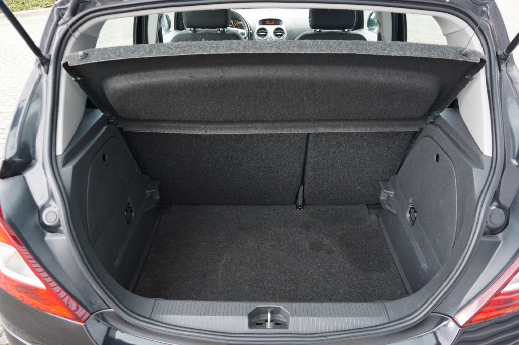 Opel Corsa 1.3 cdti ecoflex s/s edition airco / navi / cruise / lm velgen /