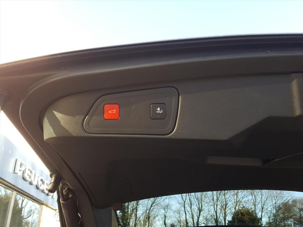 Peugeot 3008 1.6 puretech 180pk s&amp;s eat8 gt