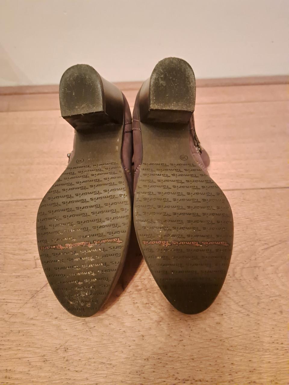 Prachtige bruine, leren laarsjes Tamaris