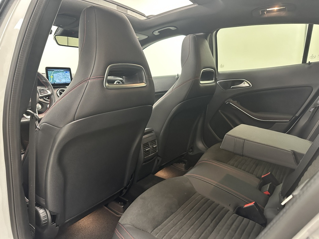 Mercedes-Benz Gla-klasse 180 amg night ed. | panoramadak | keyless-go | 19'