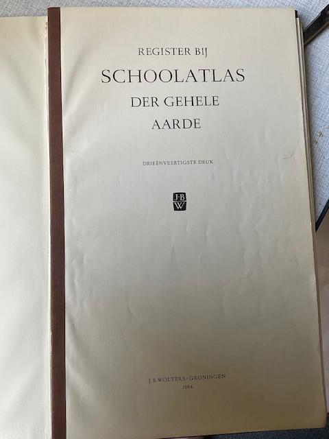 Complete Atlas  (met register) der gehele aarde uit 1964