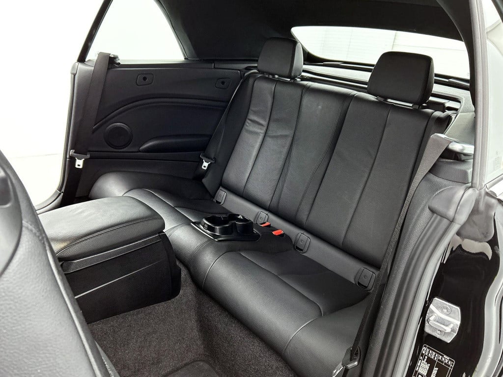 BMW 2-serie cabrio 220i high executive | automaat | lmv | leder | navigatie