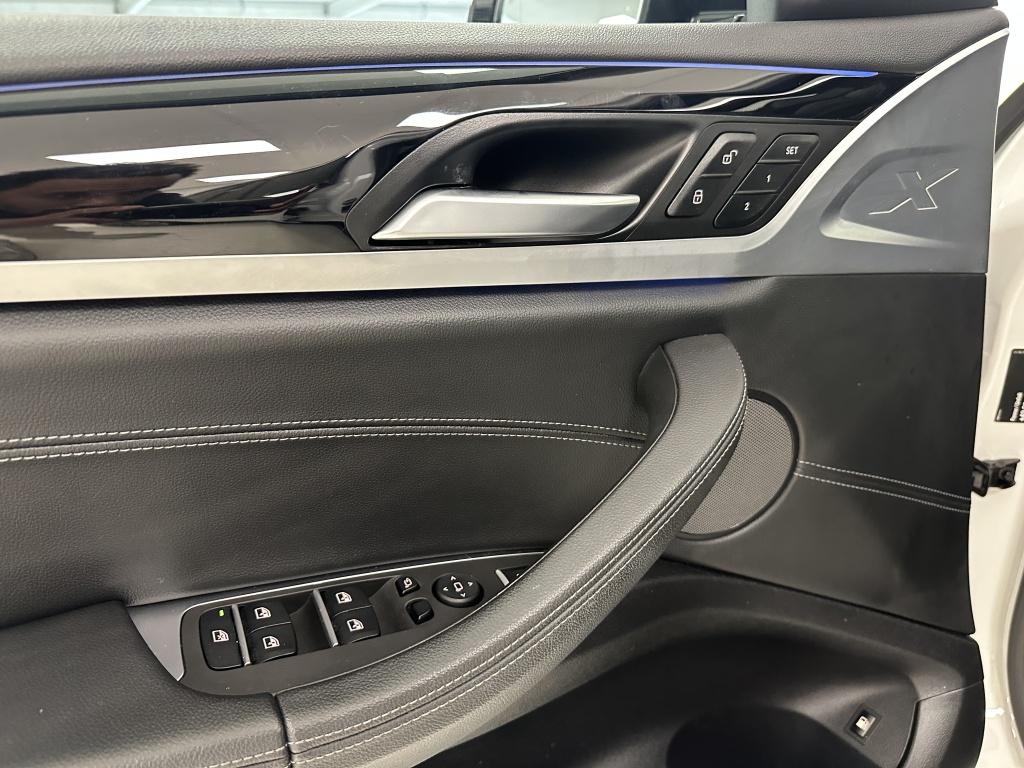 BMW X3 xdrive30e high ex. | harman/kardon | panoramadak | memory |