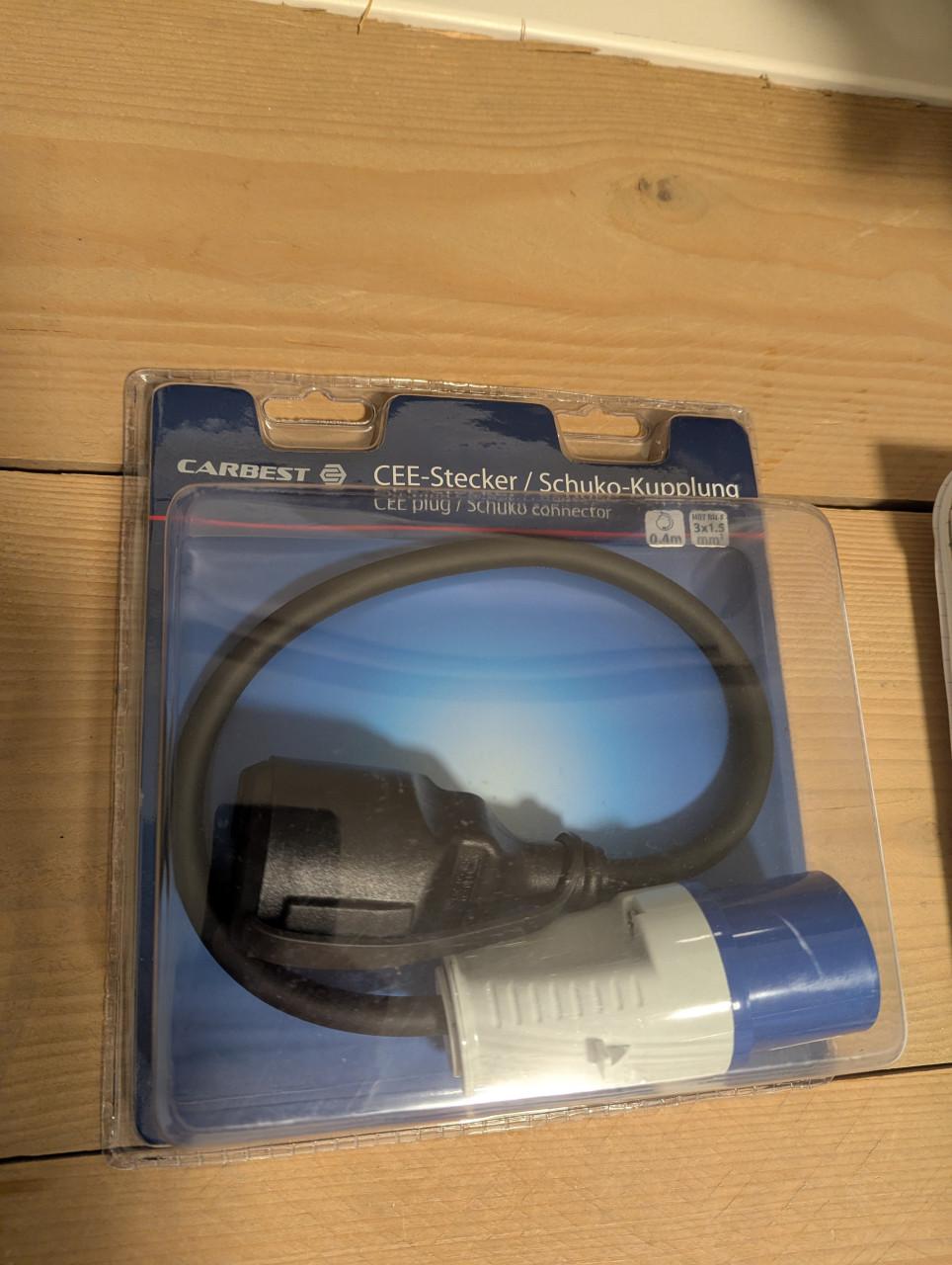 Adapterkabel CEE-stekker / Schuko-koppeling