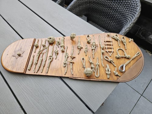 Prachtig Maritiem knopenbord scheepvaart op houten plank