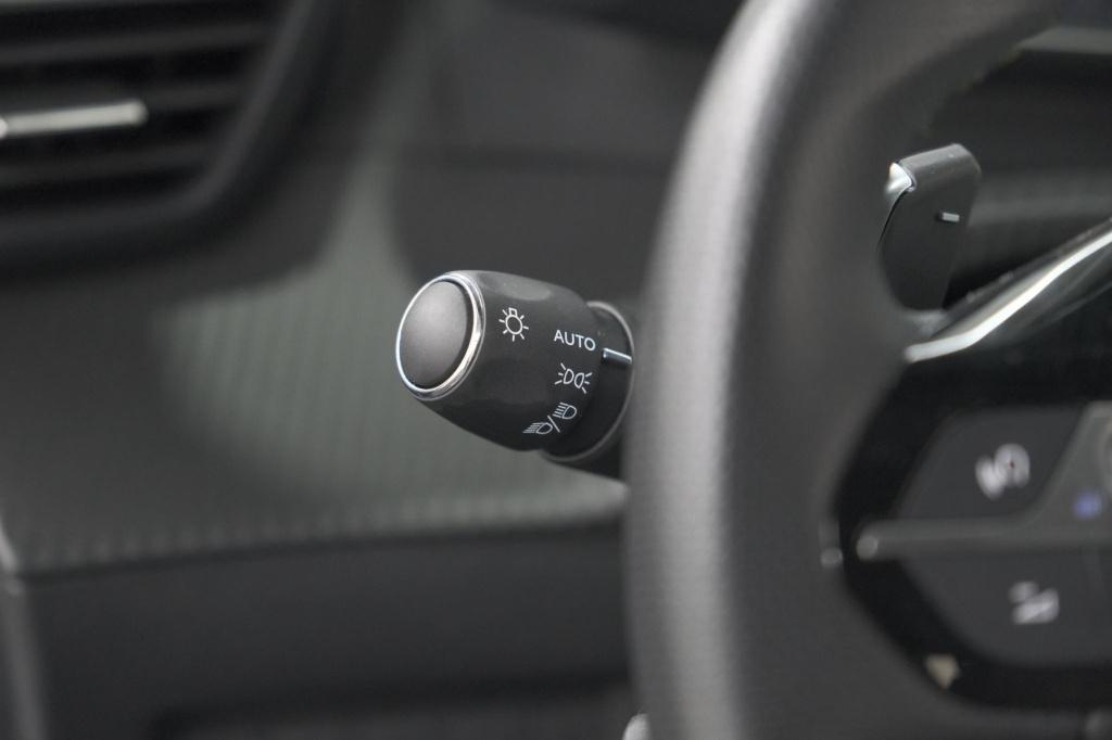 Peugeot 2008 puretech 130 eat8 gt | camera | apple carplay | parkeersensore