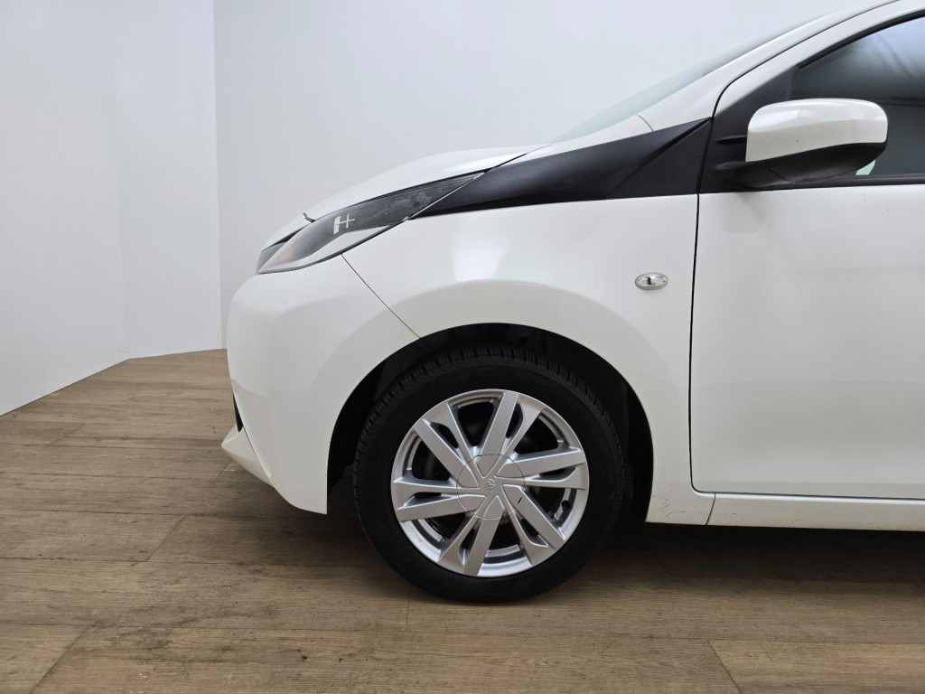 Toyota Aygo occasion met parkeercamera en weinig km | tweedehands toyota ay
