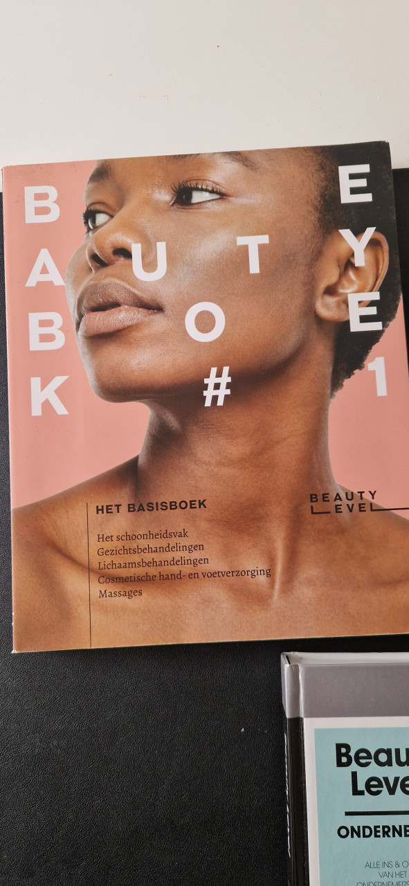 3 boeken opleiding allround schoonheidsspecialiste