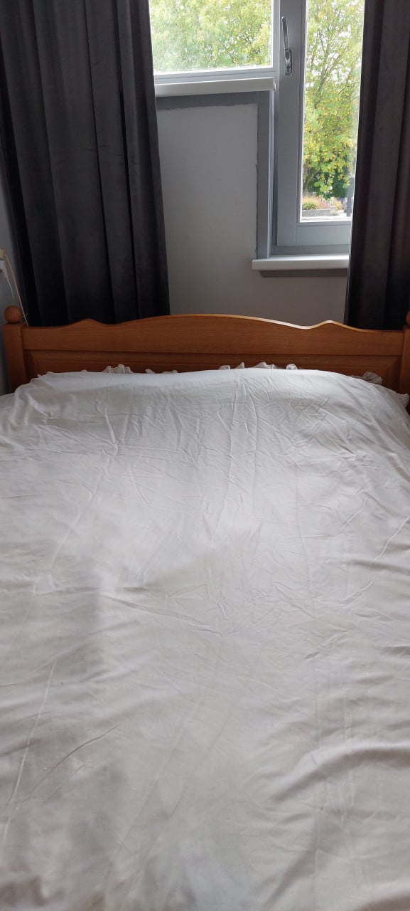 Houten 2 persoonsbed inclusief bodem en matrassen