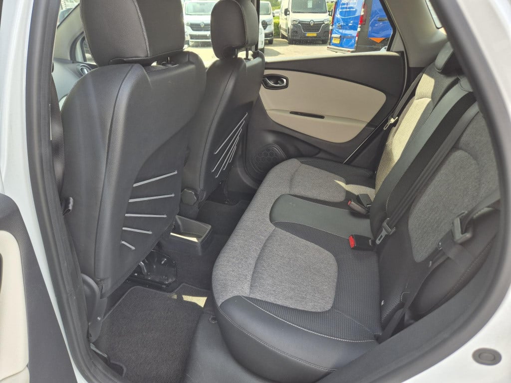 Renault Captur 1.3 tce 150 edc automaat intens panorama dak, trekhaak, navi
