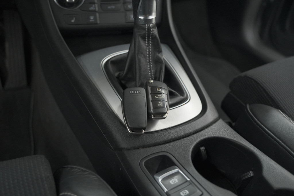 Audi Q3 1.4 tfsi cod sport s line edition | parkeersensoren | navigatie | c