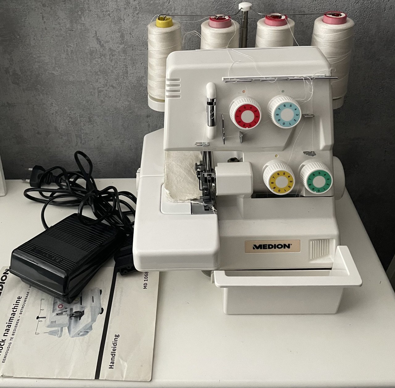 Medion Overlock naaimachine