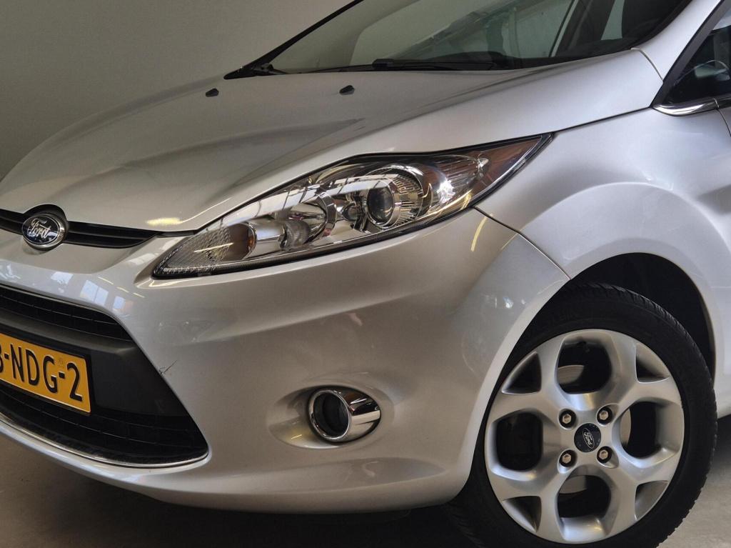 Ford Fiesta 1.4 titanium / automaat / origineel nl