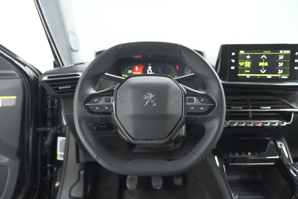 Peugeot 2008 puretech 102 allure pack | camera | apple carplay | parkeersen