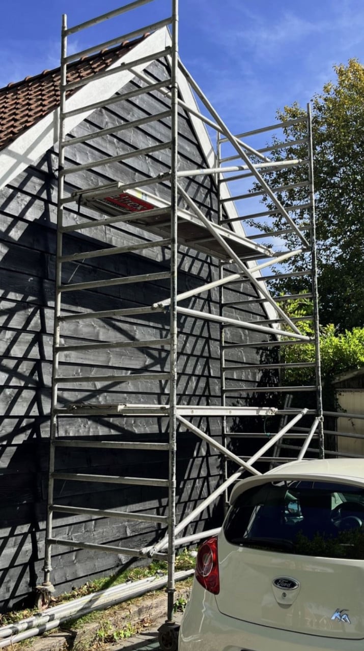 Te huur rolsteiger werkhoogte max 8 meter en (stut alone) stempels