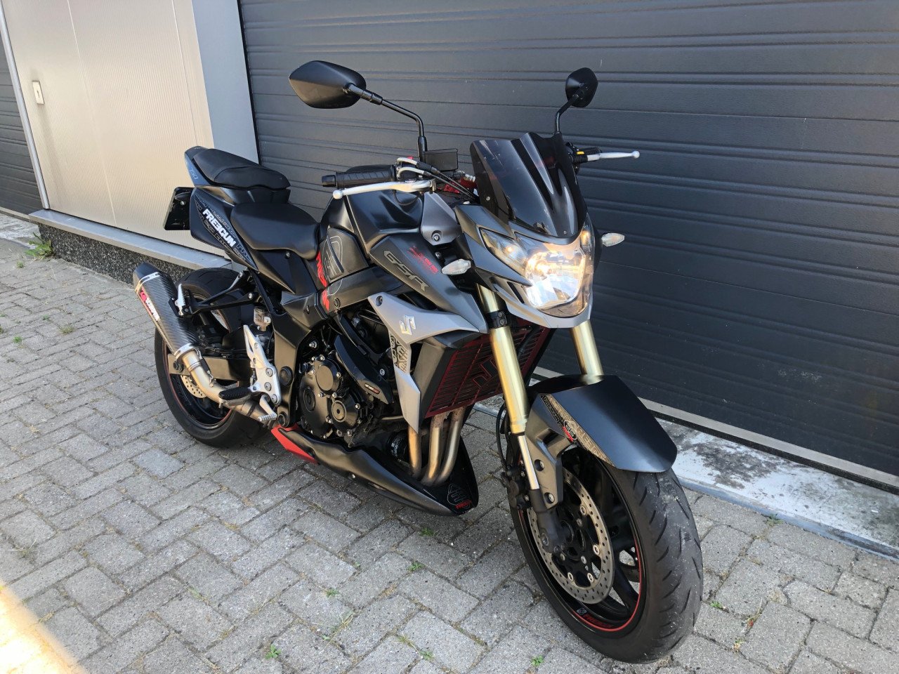 Suzuki GSR750 ABS "Freegun" uit 2017 met 60dkm, nette staat, rijklaar €4500