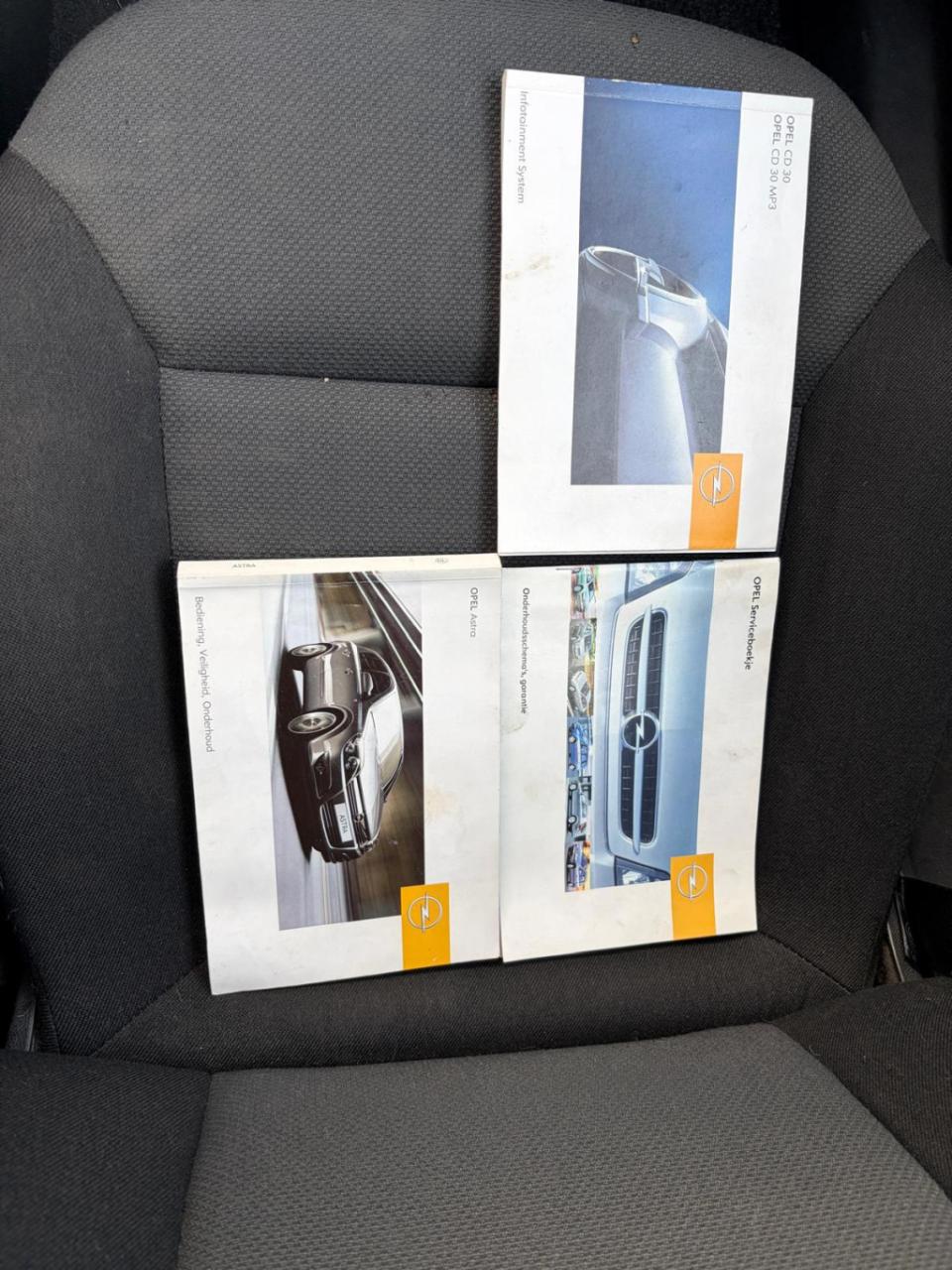 Opel Astra 1.6 edition/2e eigenaar/airco/cruise control/lichtmetaal/trekhaa