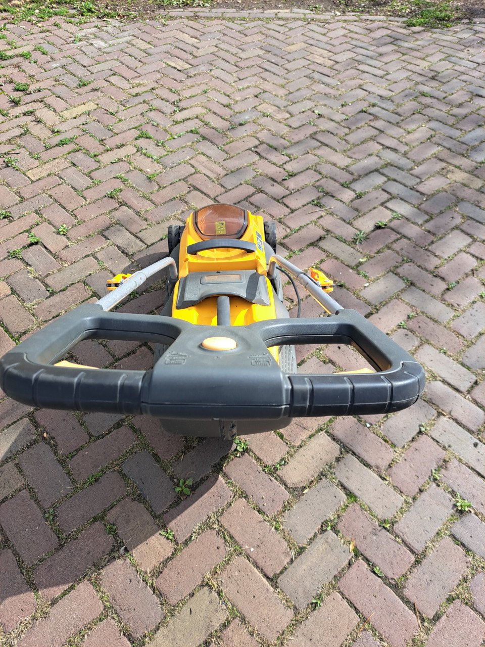 STIGA ACCU GRASMAAIER ZONDER LADER EN ACCU.