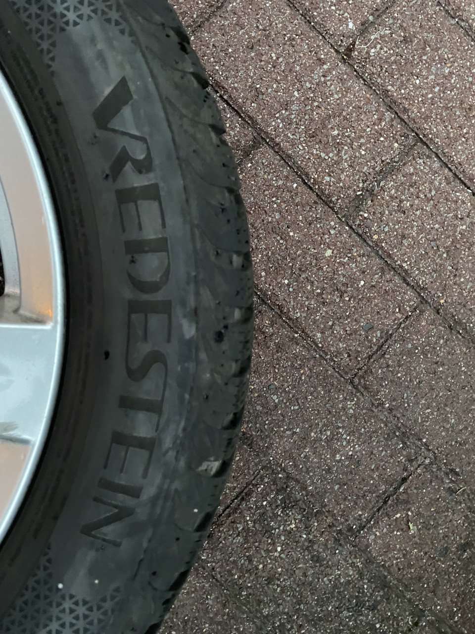 4 Audi winterbanden + licht metalen velgen te koop