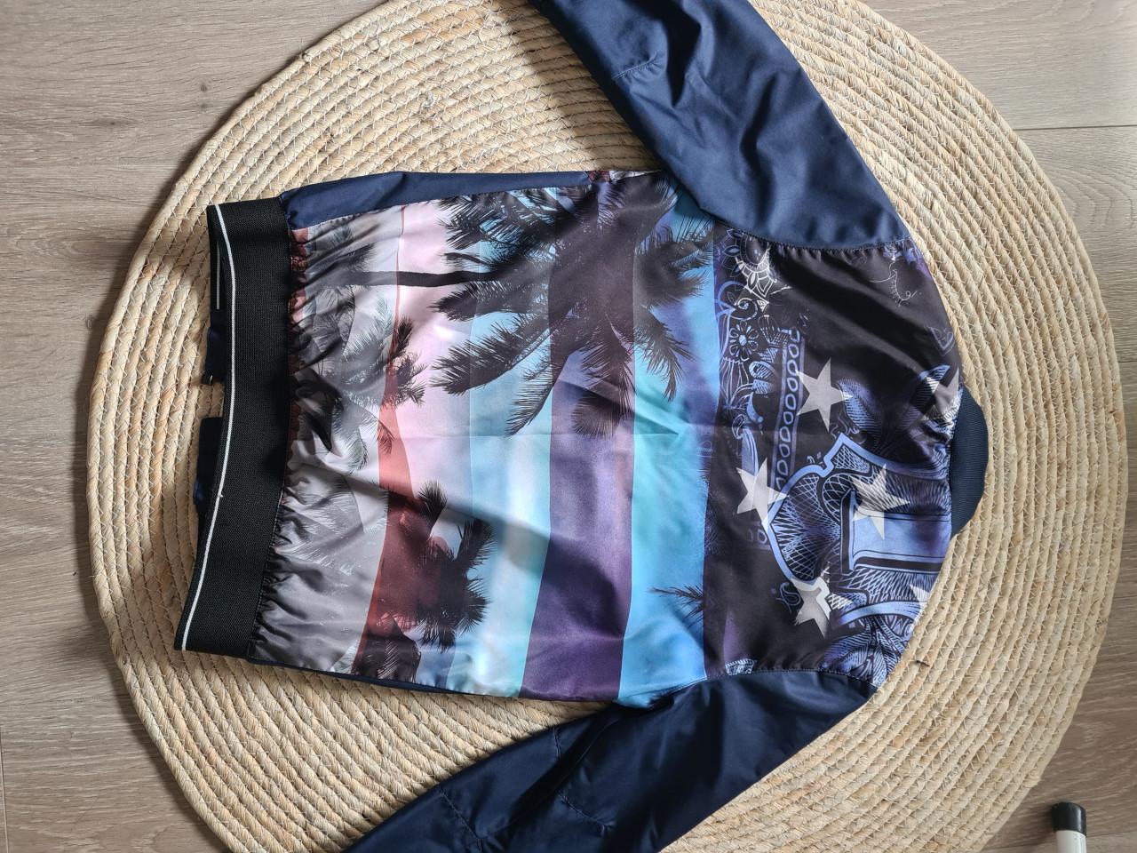 Nieuwe tussenjas jongens maat 146/152