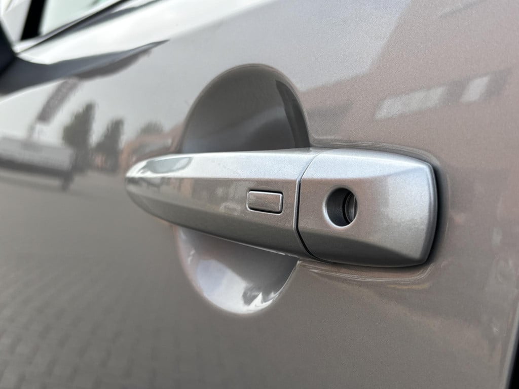 Nissan Qashqai 1.3 mhev xtronic premiere edition | panoramadak | head-up di