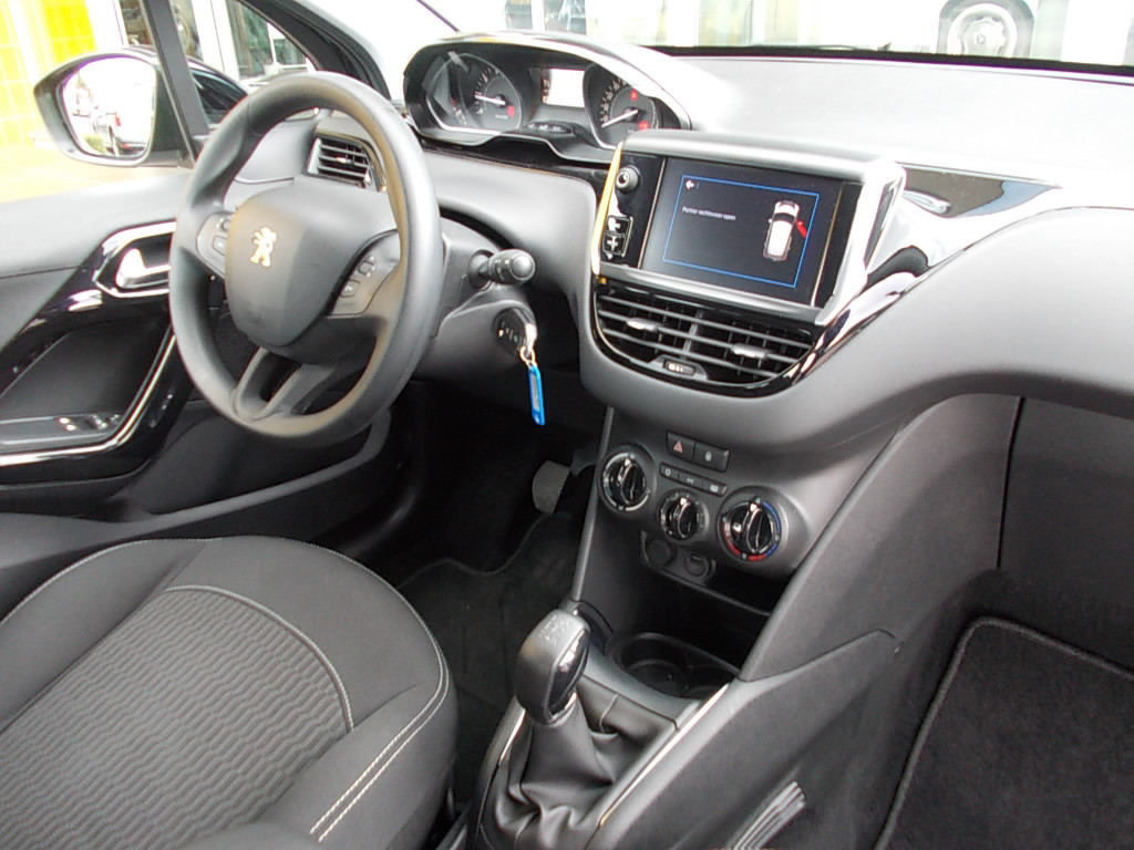 Peugeot 208 1.2 puretech 5-drs, airco, cr.contr., navi.