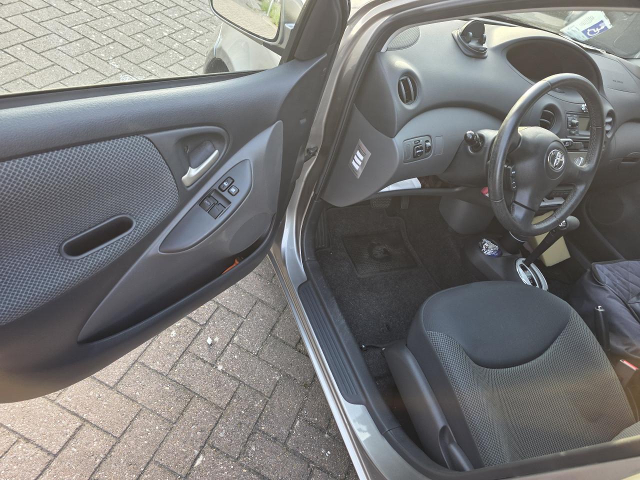Toyota Yaris 1.3 VVTi Sol AUTOMAAT