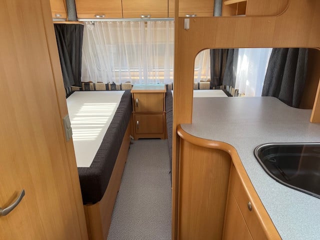 Mooie Tec 460 caravan , aparte bedden . 2008