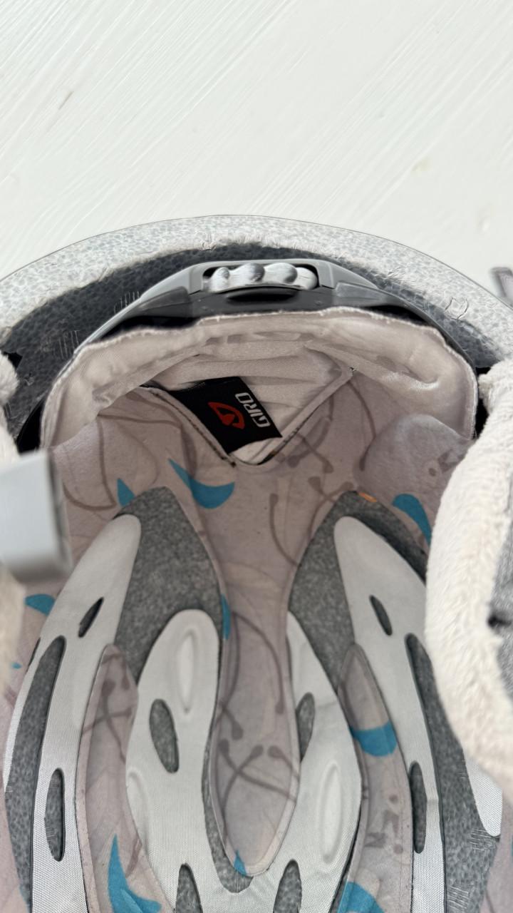 Grijze dames ski helm