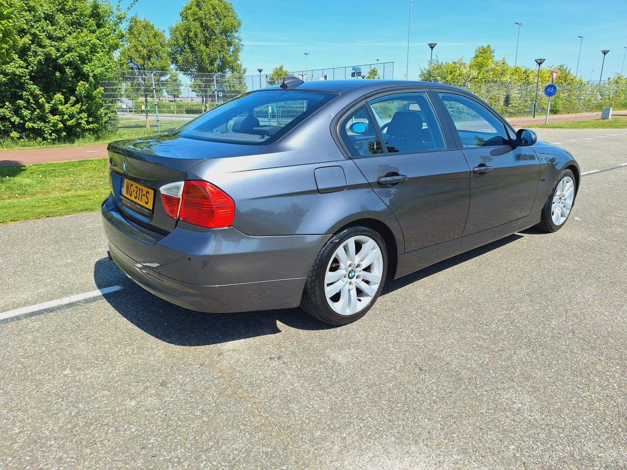 BMW 3-serie 320i High Executive AIRCO/CRUISE/APK/KM NAP FULL OPTIONS