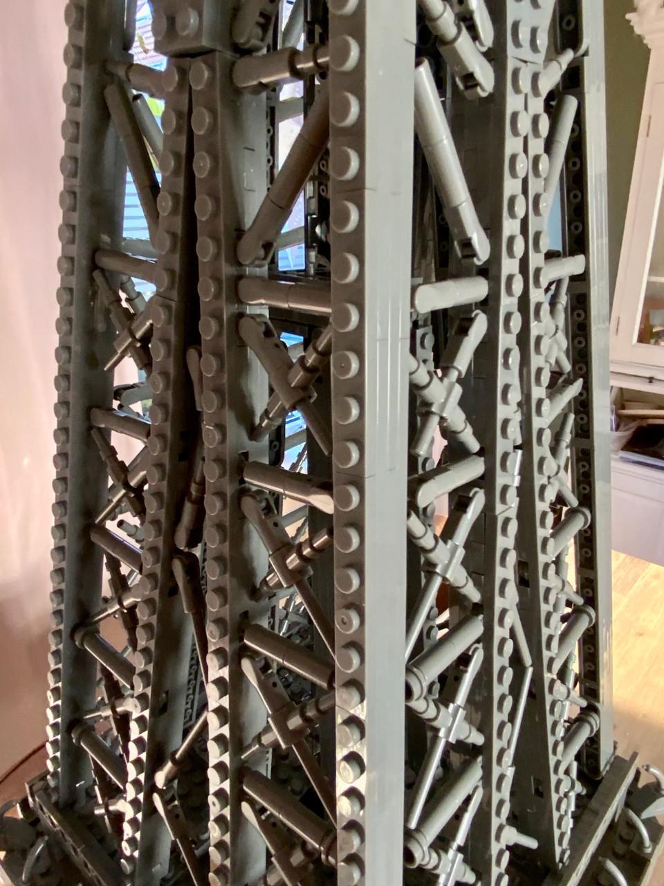 LEPIN Eiffeltoren 10.001 stukjes“zelfde als het deense merk”