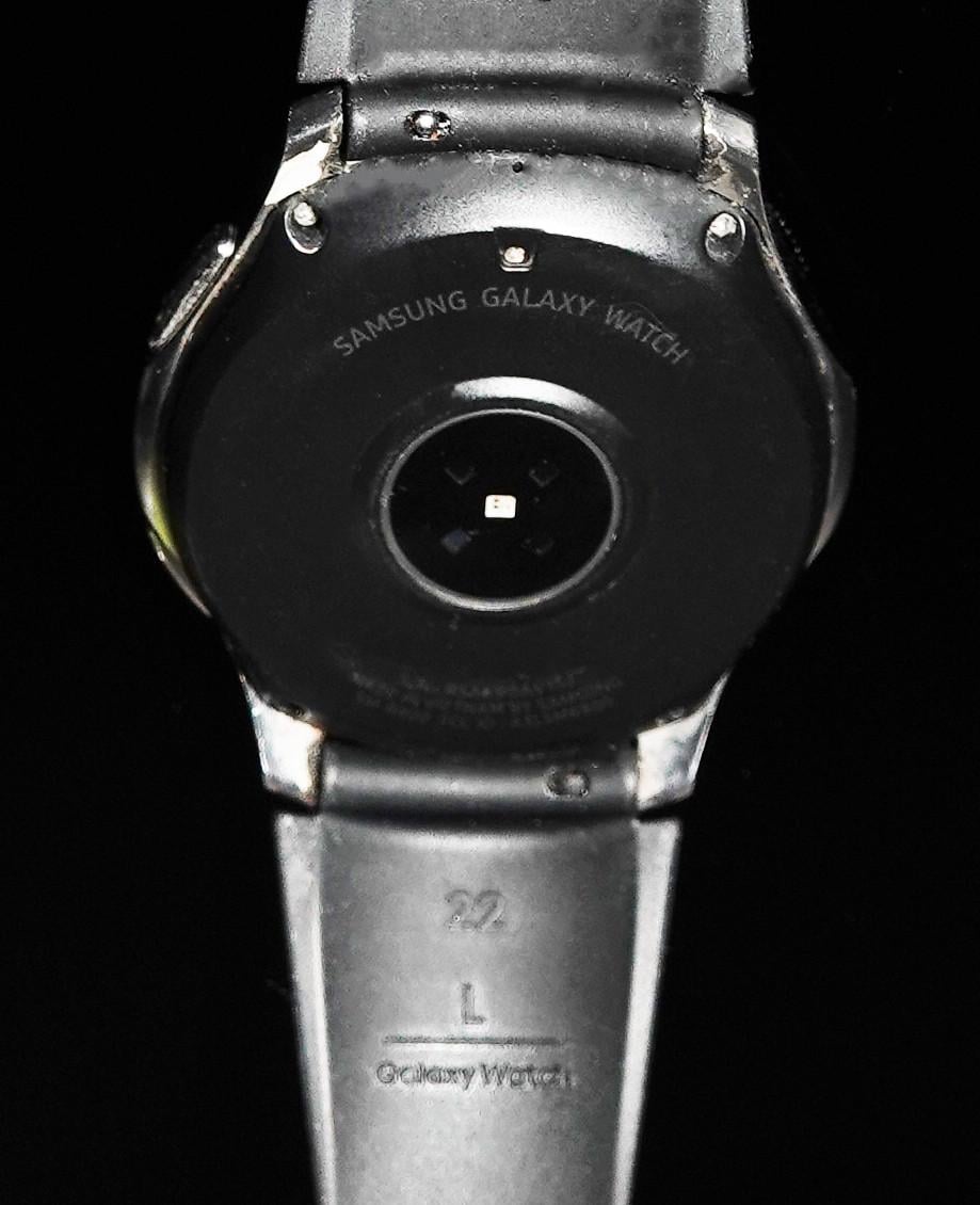 Samsung Galaxy watch (46 mm) R-800 met oplaadstandaard