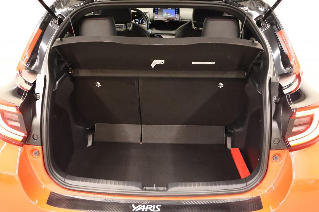 Toyota Yaris 1.5 hybrid launch edition nl auto