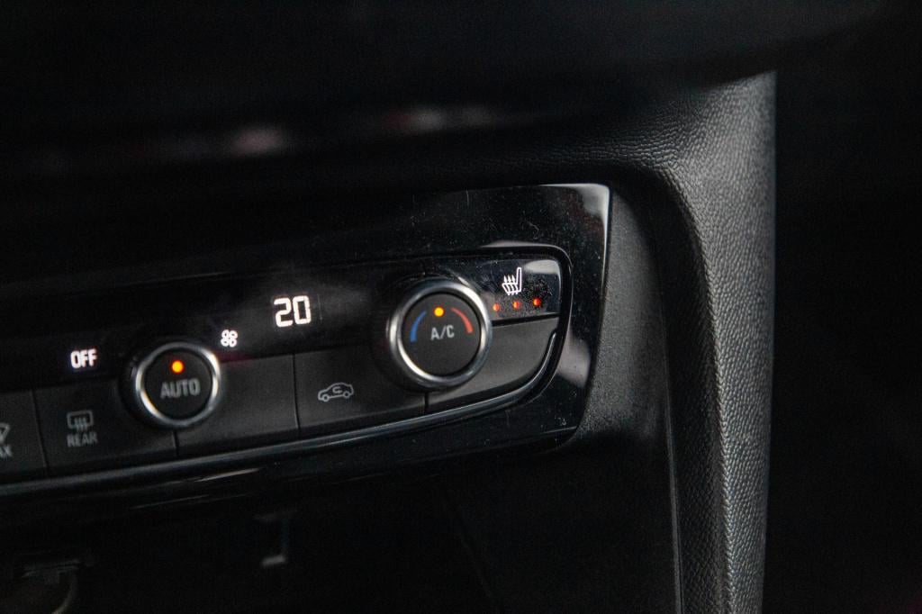 Opel Corsa 1.2 turbo automaat / carplay / camera / dealer auto