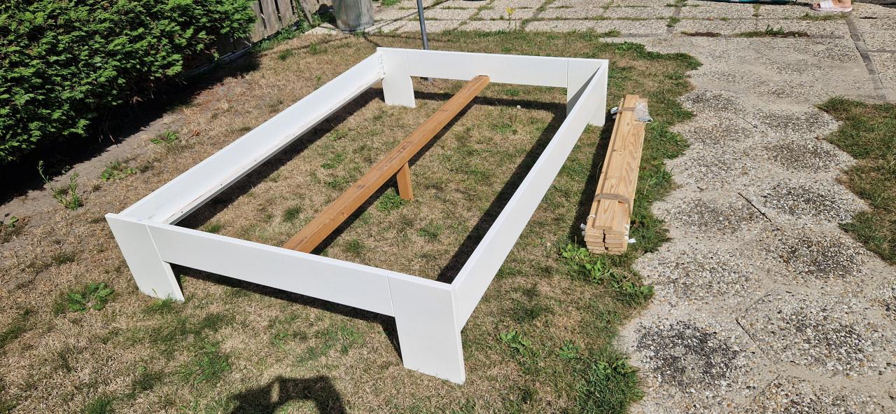 Bed (twijfelaar), 140cm x 200cm