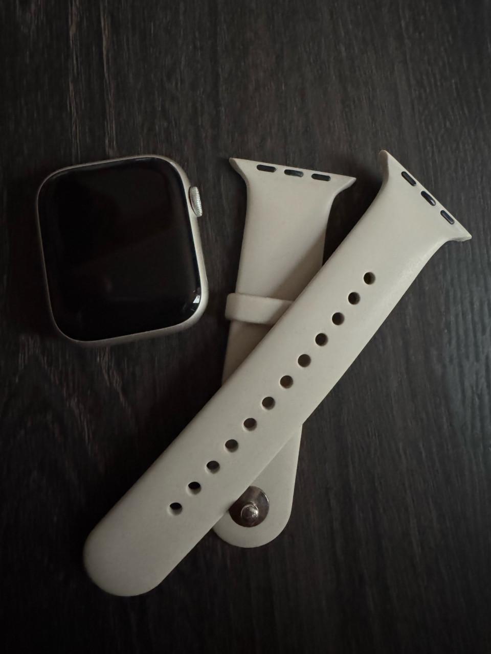 Apple Watch Series 8 - 45mm - Sterrenlicht Aluminium