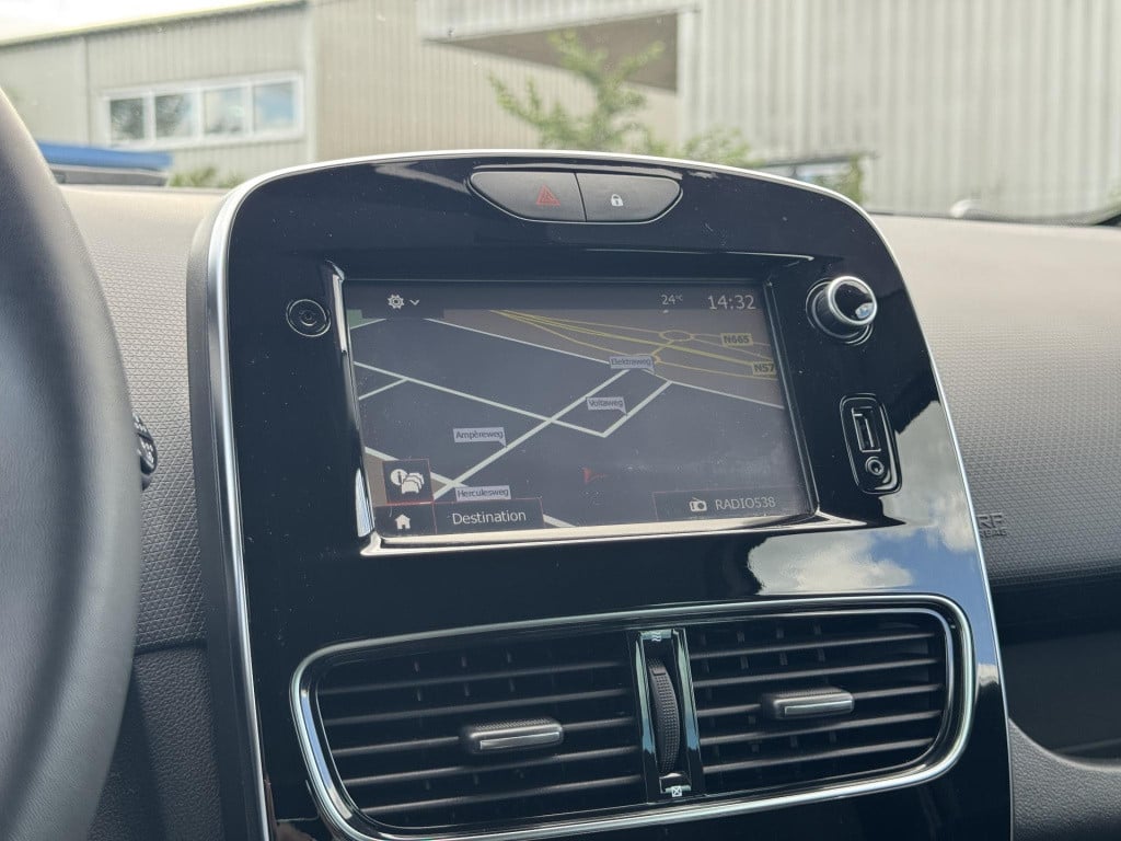 Renault Clio 0.9 tce limited | navigatie | cruise control | park. sensor | 