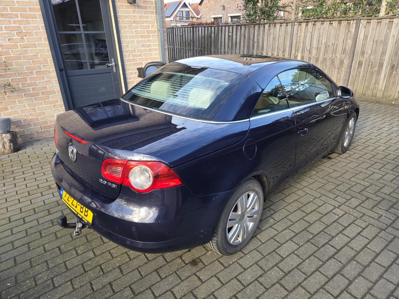 Volkswagen Eos 2.0  150pk  cabrio