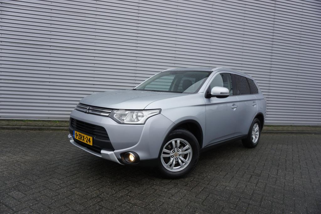 Mitsubishi Outlander 2.0 phev business edition x-line automaat - climate / 