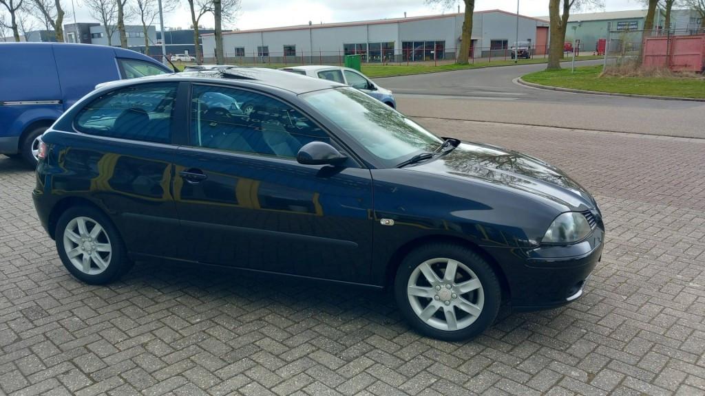 Seat Ibiza 1.4 16v Sensation 3deurs bj:2005 airco lm-velgen apk 2027