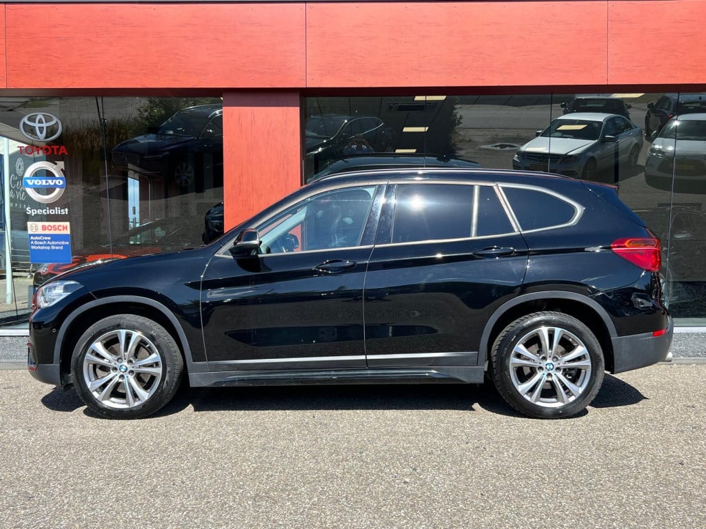 BMW X1 xdrive20i high executive sport-line aut | leer | 18'' | nav | trekha