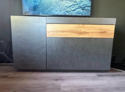 Dressoir Sublime grijs/eiken – 150 cm – push-to-open