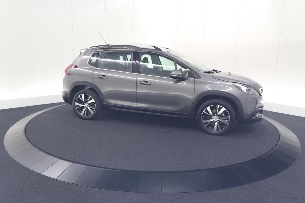 Peugeot 2008 puretech 110 allure | trekhaak | parkeersensoren | navigatie