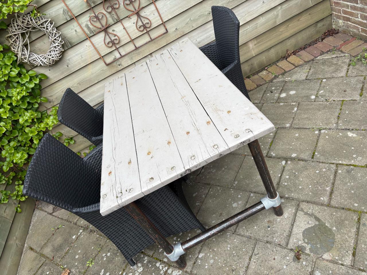 Tuinstoelen en tafels