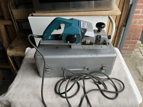 Schaafmachine Makita model 1100