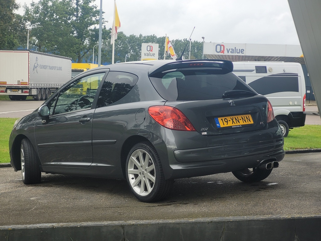 Peugeot 207 1.6-16v t rc