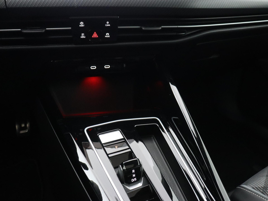 Volkswagen Golf 1.5 etsi r-line business | camera | navigatie | apple carpl